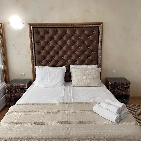 Babylon Apartment,