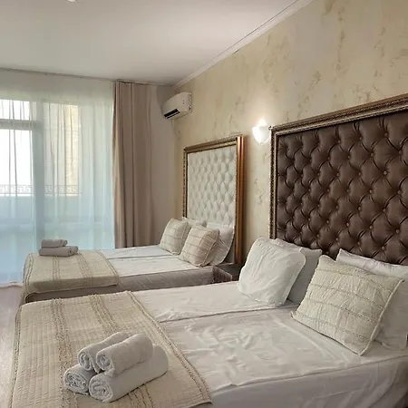 Babylon Apartment, ساني بيتش